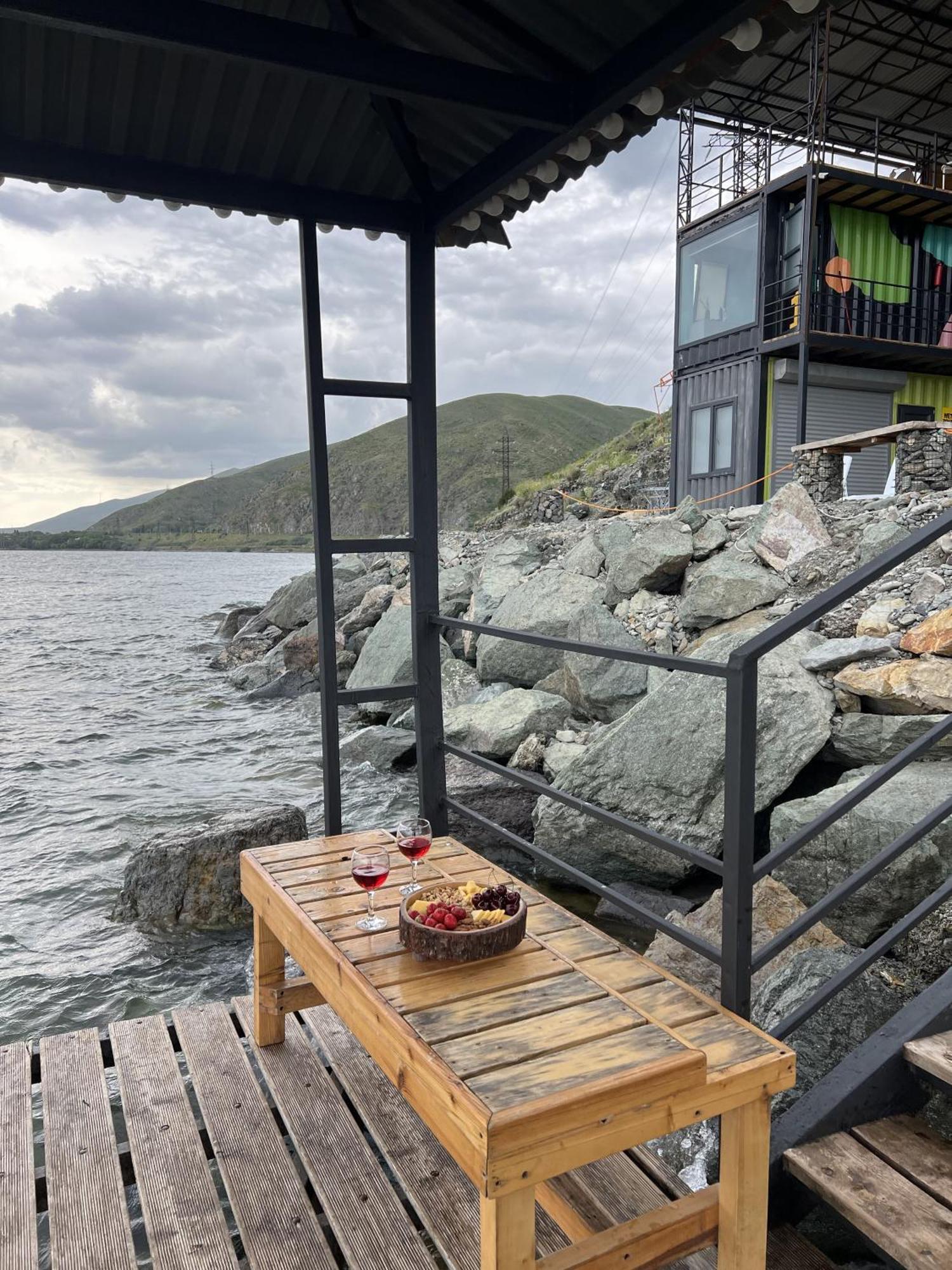 Altitude 1900 Dive Resort Chambarak Exterior foto